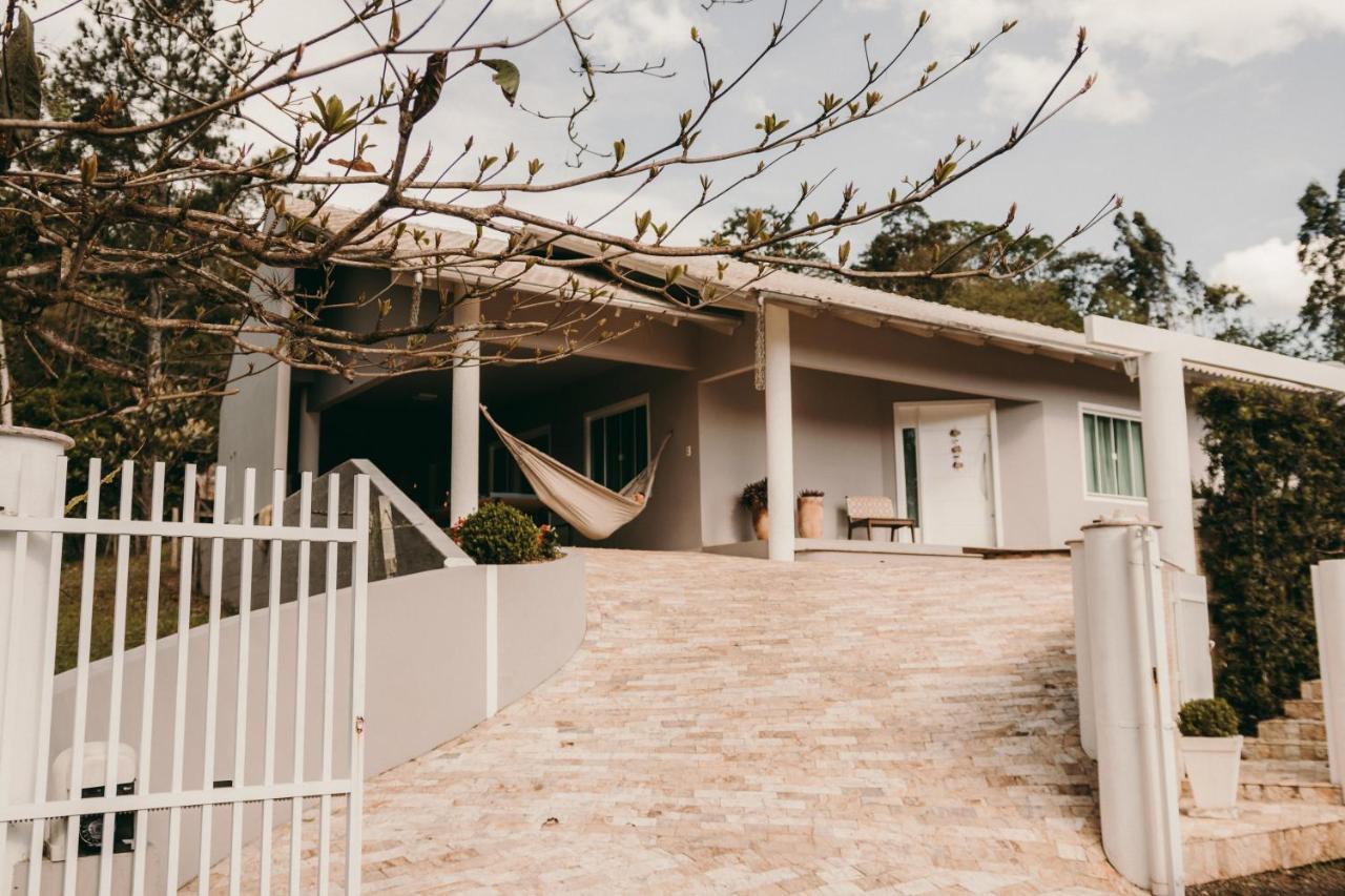 Casa Confortavel Em Local Tranquilo. Rodeio エクステリア 写真